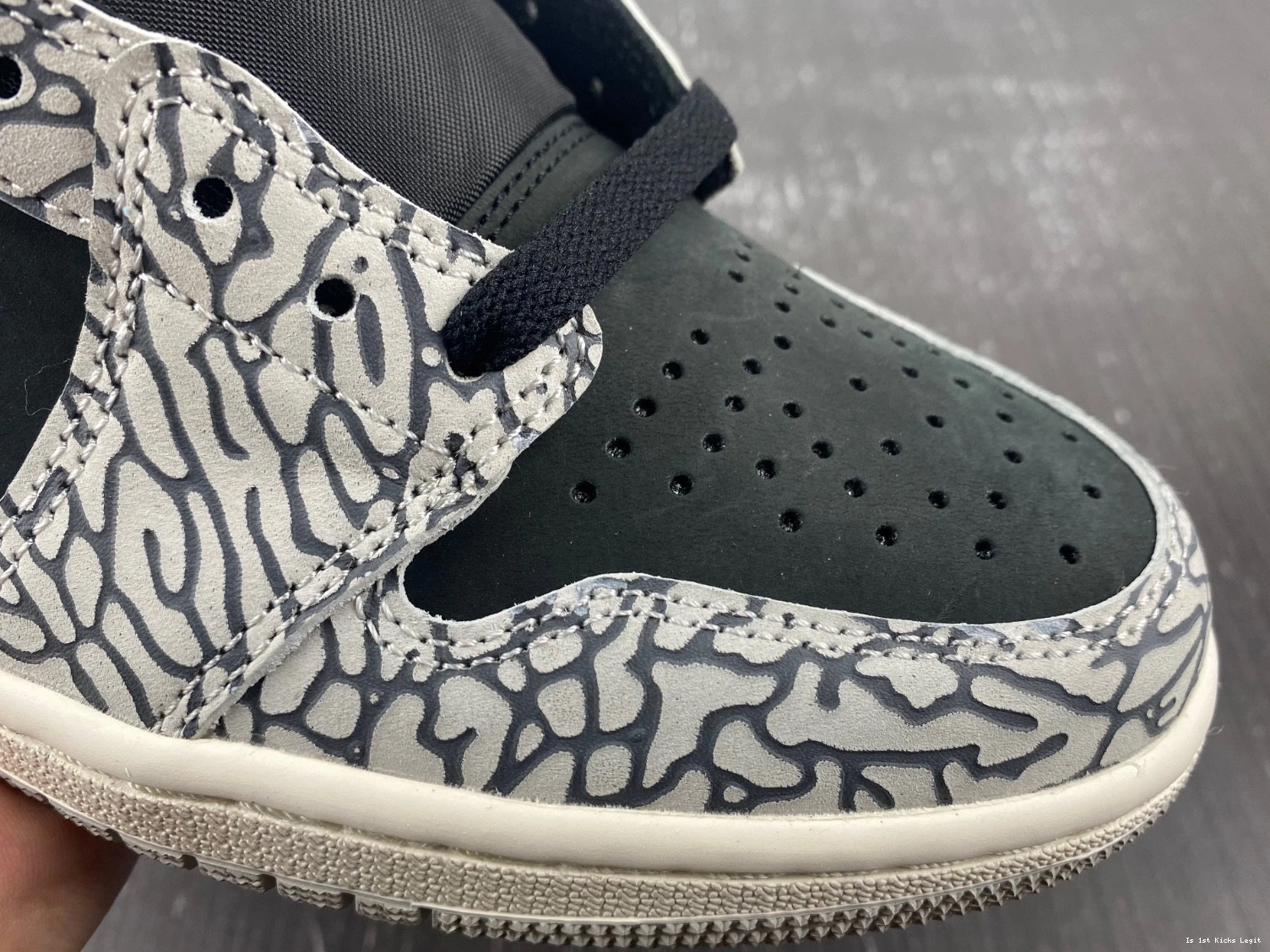 CZ0790-001 OG Black Jordan Low Retro Cement 1 - 0323